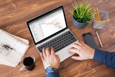 Versinke nicht in Papierarbeit