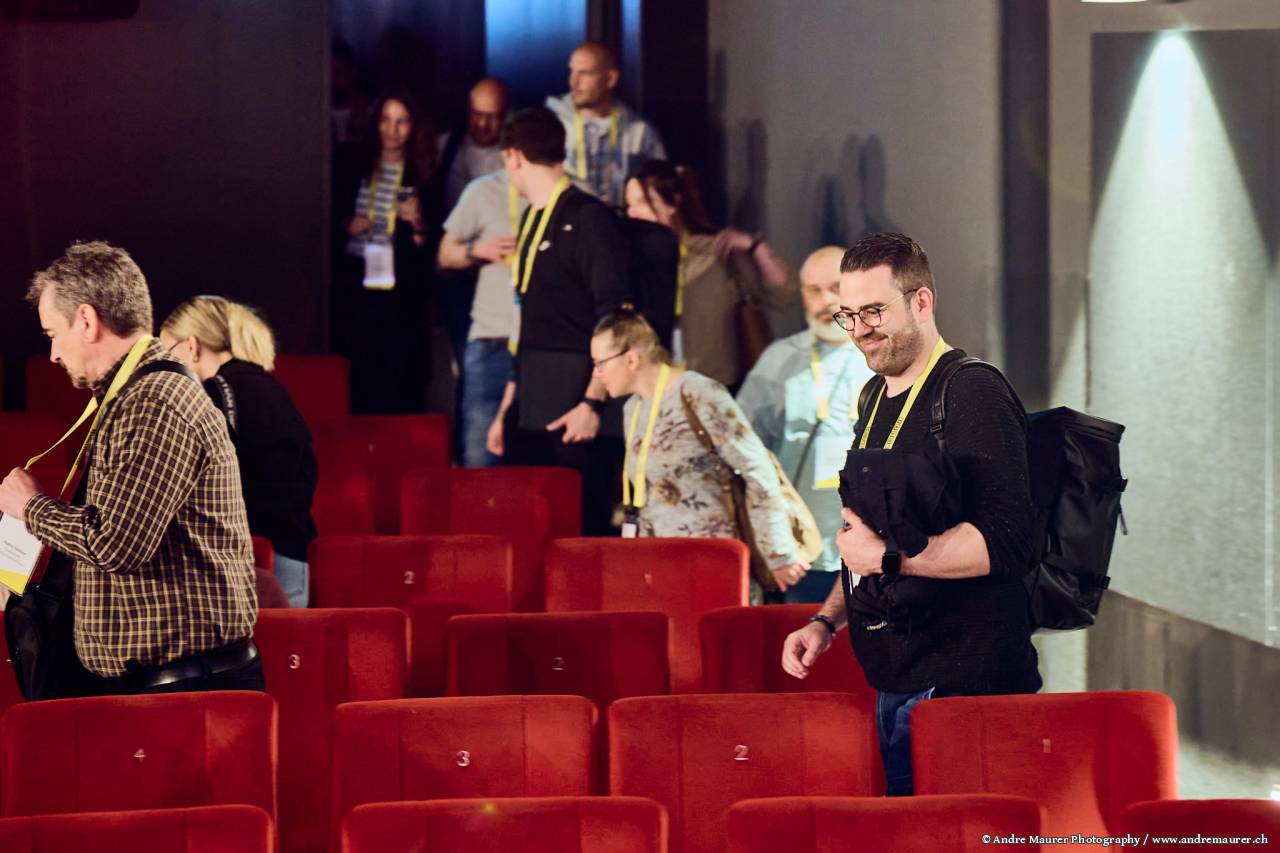 Menschen im Kino CMI Kino Event Bern