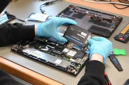 Aufbereitung Notebook Quelle: Evangelischer Pressedienst (EPD)